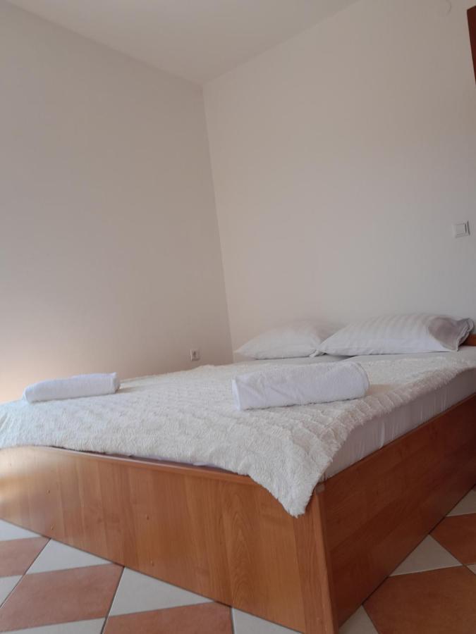Apartmani Urlic Sreser Zewnętrze zdjęcie