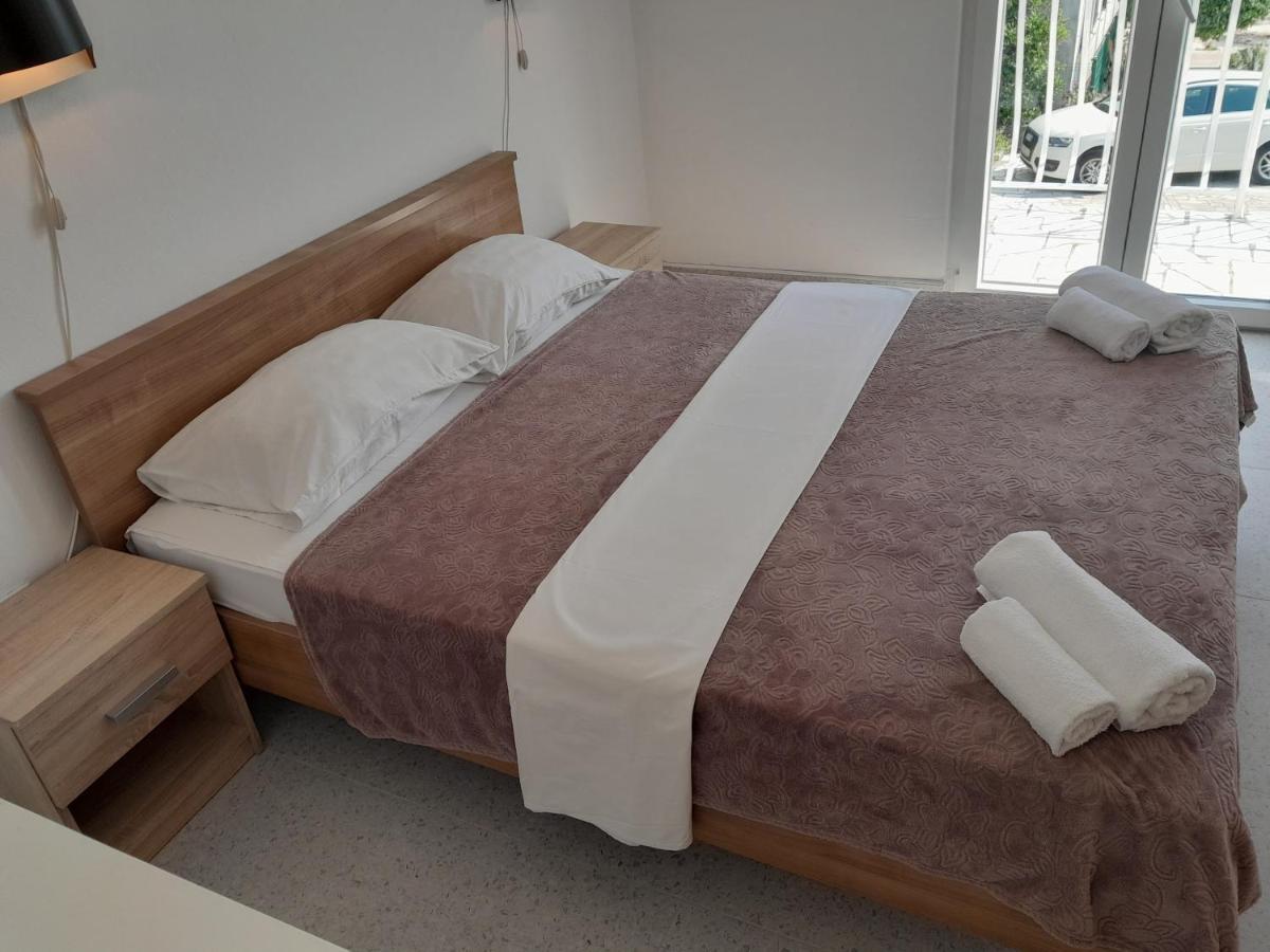 Apartmani Urlic Sreser Zewnętrze zdjęcie