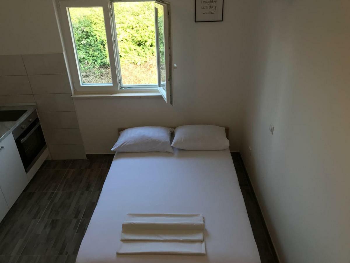 Apartmani Urlic Sreser Zewnętrze zdjęcie
