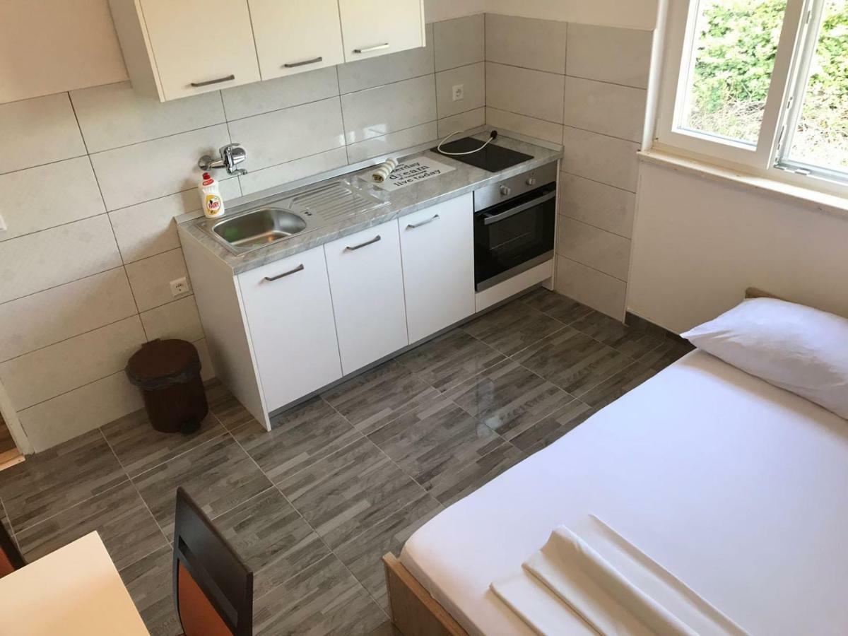 Apartmani Urlic Sreser Zewnętrze zdjęcie